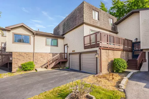 29 W413 Crabtree Ln, Warrenville, IL 60555