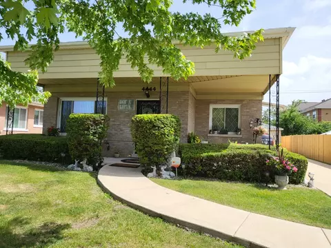 4444 Clayton Rd, Hillside, IL 60162