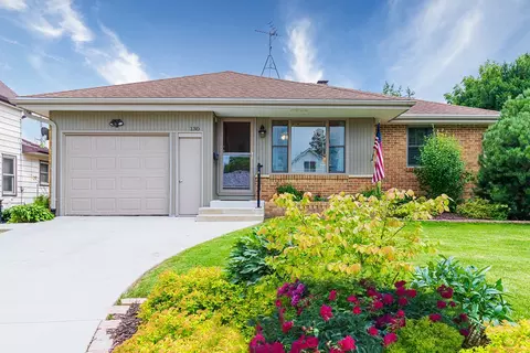 130 W Columbia Ave, Stockton, IL 61085