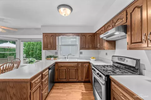 504 W Bailey Rd, Naperville, IL 60565 photo 13