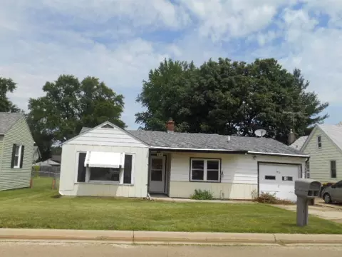 706 Wood Ave, Machesney Park, IL 61115