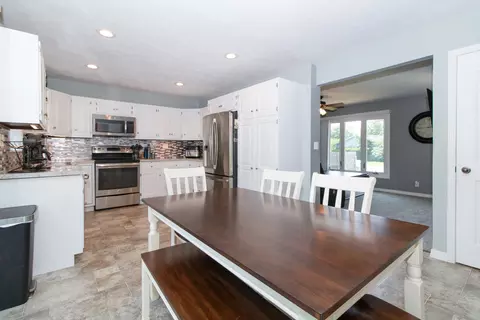 Dining - 2 Ivey Ct, Bloomington, IL 61701 photo 3 of 3
