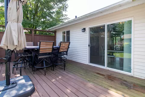 Exterior - 2 Ivey Ct, Bloomington, IL 61701 photo 2 of 7