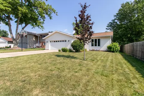 Exterior - 2 Ivey Ct, Bloomington, IL 61701 photo 7 of 7