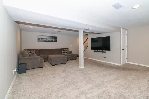 Living - 2 Ivey Ct, Bloomington, IL 61701 photo 4 of 4