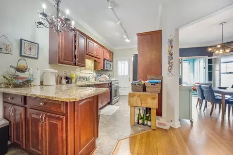 740 W Bittersweet Pl #2E, Chicago, IL 60613 photo 8