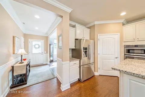 2445 Vista Trl, Elgin, IL 60124 photo 13