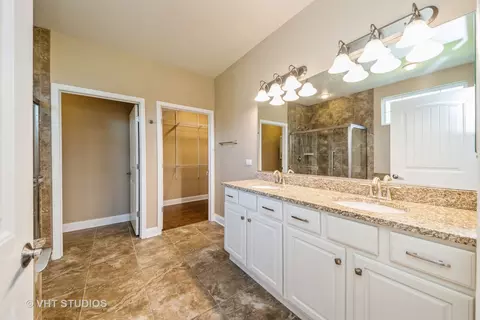 2445 Vista Trl, Elgin, IL 60124 photo 21
