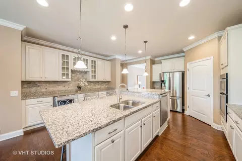 2445 Vista Trl, Elgin, IL 60124 photo 12