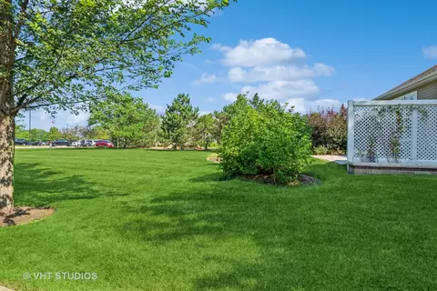2445 Vista Trl, Elgin, IL 60124 photo 35