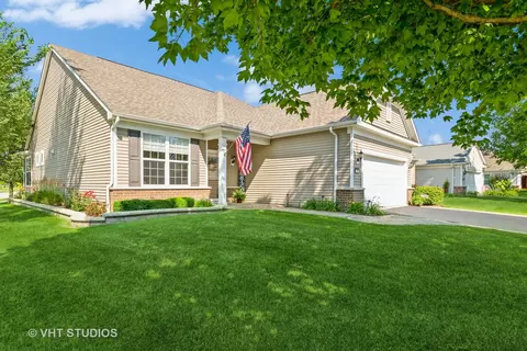 2445 Vista Trl, Elgin, IL 60124