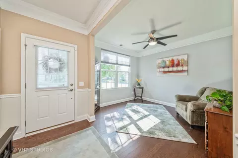 2445 Vista Trl, Elgin, IL 60124 photo 7