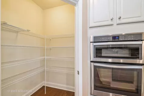 2445 Vista Trl, Elgin, IL 60124 photo 8