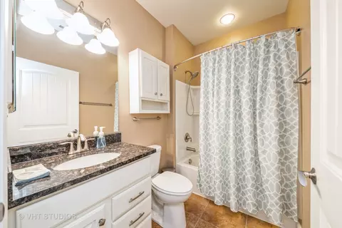 2445 Vista Trl, Elgin, IL 60124 photo 28