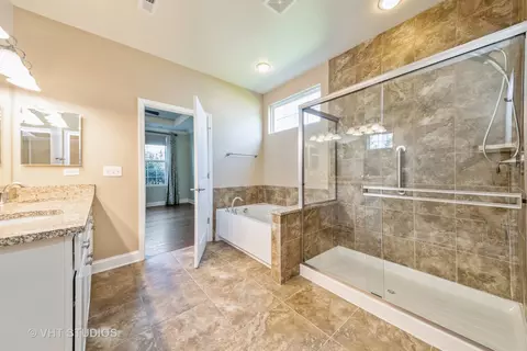 2445 Vista Trl, Elgin, IL 60124 photo 22
