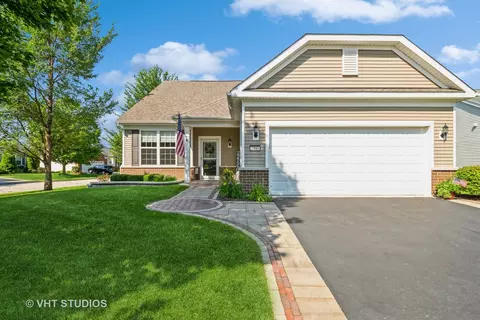 2445 Vista Trl, Elgin, IL 60124 photo 2
