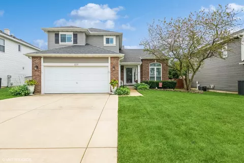 839 Tallgrass Dr, Bartlett, IL 60103