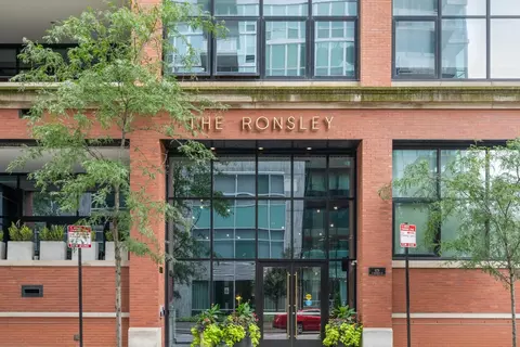 676 N Kingsbury St #302, Chicago, IL 60654