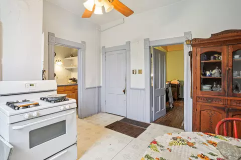 212 E University Ave, Champaign, IL 61820 photo 17