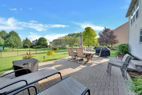Exterior - 5 Quayside Ct, Algonquin, IL 60102 photo 5 of 5