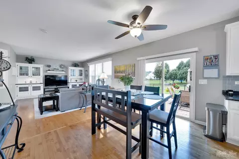 Dining - 5 Quayside Ct, Algonquin, IL 60102 photo 1 of 2