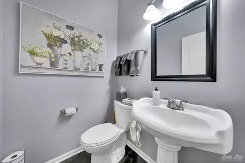 Bath - 5 Quayside Ct, Algonquin, IL 60102 photo 1 of 6