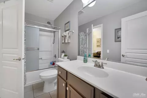 Bath - 5 Quayside Ct, Algonquin, IL 60102 photo 4 of 6