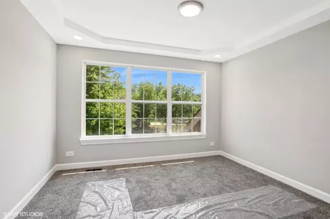Bedroom - 1489 Fox Path Ln, Hoffman Estates, IL 60192 photo 1 of 3