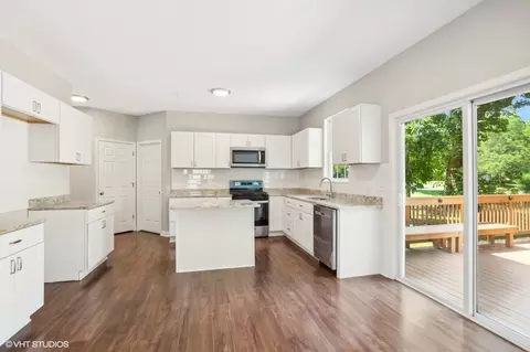 Kitchen - 1489 Fox Path Ln, Hoffman Estates, IL 60192 photo 1 of 2