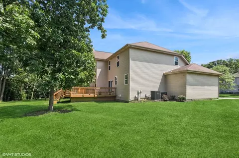 Exterior - 1489 Fox Path Ln, Hoffman Estates, IL 60192 photo 5 of 7