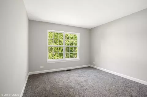 Bedroom - 1489 Fox Path Ln, Hoffman Estates, IL 60192 photo 3 of 3