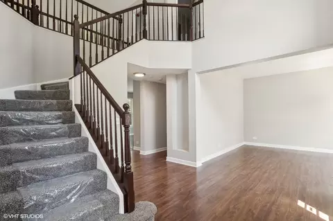 Entry Way - 1489 Fox Path Ln, Hoffman Estates, IL 60192 photo 2 of 2