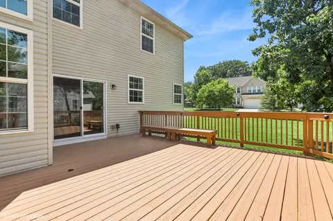 Exterior - 1489 Fox Path Ln, Hoffman Estates, IL 60192 photo 4 of 7