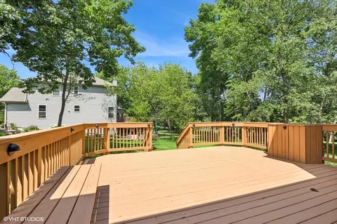 Exterior - 1489 Fox Path Ln, Hoffman Estates, IL 60192 photo 3 of 7