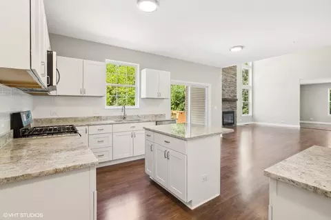 Kitchen - 1489 Fox Path Ln, Hoffman Estates, IL 60192 photo 2 of 2