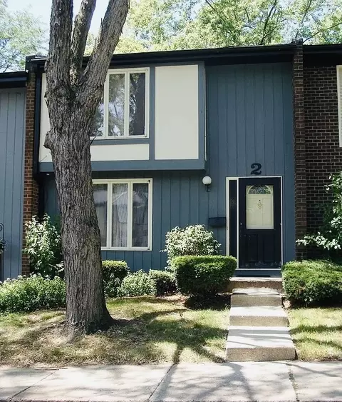2 Montrose Park Pl, Elgin, IL 60123