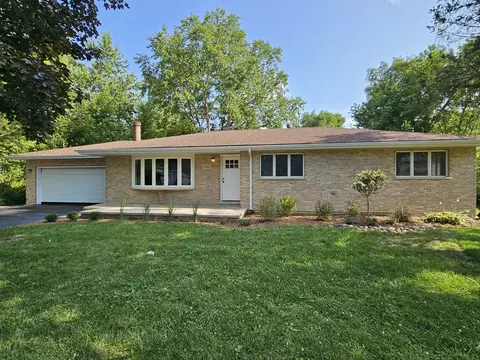 1340 Sioux Ct, New Lenox, IL 60451