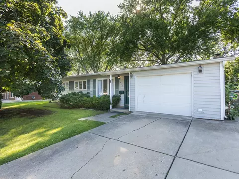610 S Park Blvd, Streamwood, IL 60107