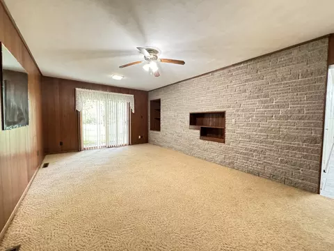 1346 Long St, Dixon, IL 61021 photo 18