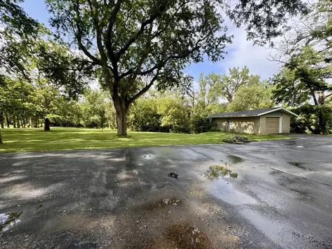 1346 Long St, Dixon, IL 61021 photo 8