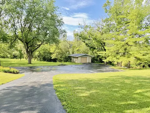 1346 Long St, Dixon, IL 61021 photo 5