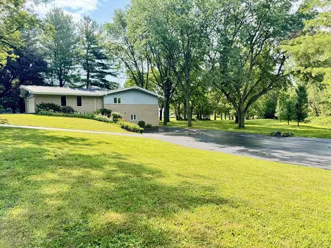 1346 Long St, Dixon, IL 61021 photo 7