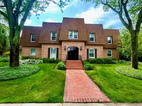 1220 Park Ave W #132, Highland Park, IL 60035