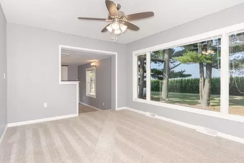Living - 9919 E 1200 North Rd, Bloomington, IL 61705 photo 4 of 7