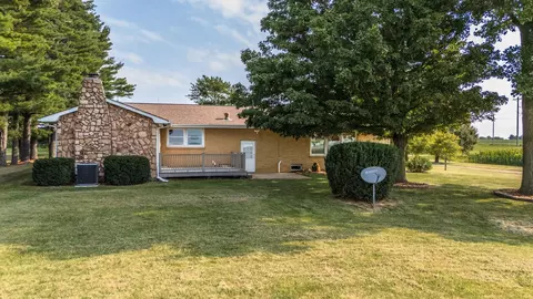 Exterior - 9919 E 1200 North Rd, Bloomington, IL 61705 photo 9 of 15