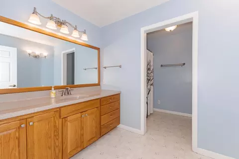 Bath - 9919 E 1200 North Rd, Bloomington, IL 61705 photo 2 of 3