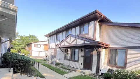 6257 Gold Cir, Hanover Park, IL 60133