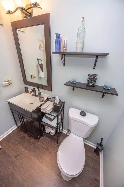 Bath - 21529 Eich Dr, Crest Hill, IL 60403 photo 4 of 5