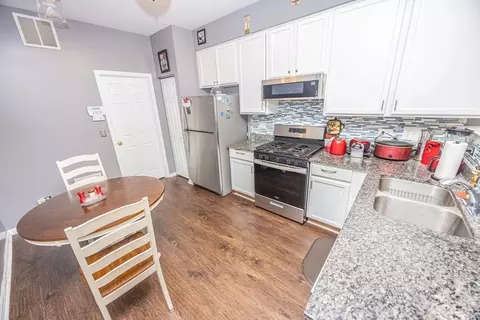 Kitchen - 21529 Eich Dr, Crest Hill, IL 60403 photo 2 of 2