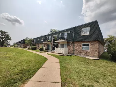8435 W 99th Ter #35-301, Palos Hills, IL 60465